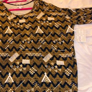 Large LuLaRoe Irma Tunic Shirt